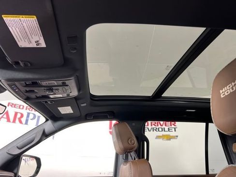 Used 2021 Chevrolet Tahoe High Country w/ Premium Package image 17