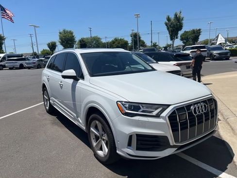 Used 2023 Audi Q7 2.0T Premium w/ Convenience Package AWD/4WD image 2
