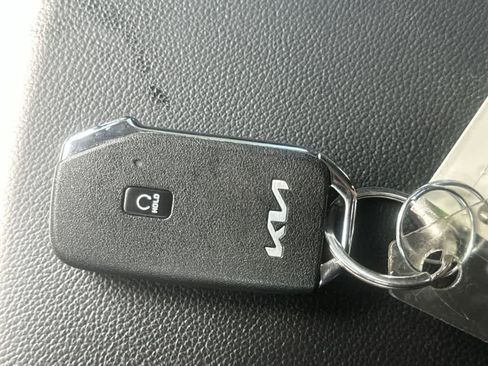 Certified 2025 Kia Sportage EX FWD image 29