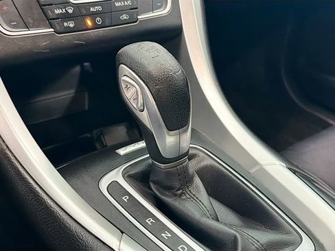 Used 2016 Ford Fusion SE image 16