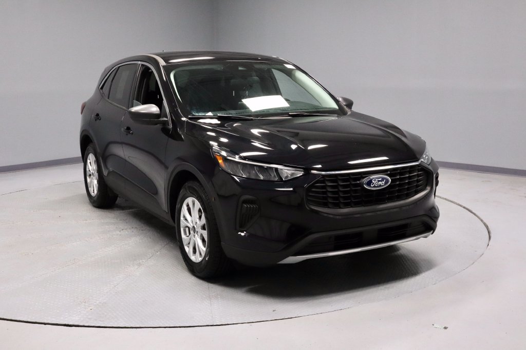 Certified 2024 Ford Escape Active w/ Cold Weather Package FWD image 1