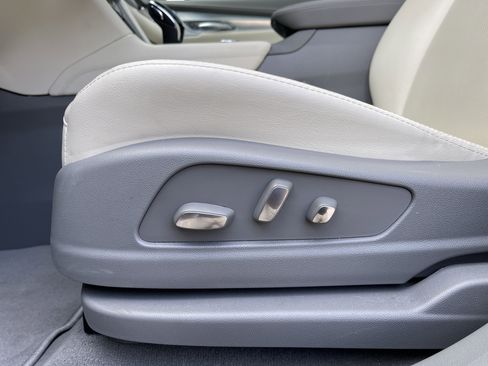 Certified 2025 Cadillac XT5 Premium Luxury image 18