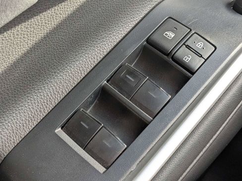 Used 2022 Toyota Highlander XLE image 26