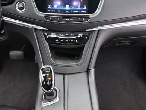 Used 2019 Cadillac XT5 Premium Luxury image 16