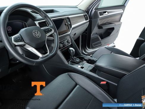 Used 2023 Volkswagen Atlas SE w/ Black Wheel Package FWD image 19