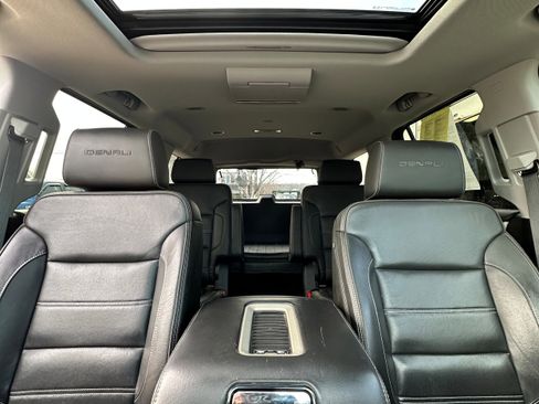 Used 2019 GMC Yukon Denali w/ Denali Ultimate Package AWD/4WD image 37