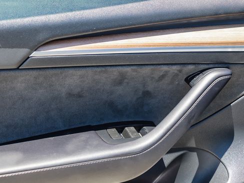 Used 2023 Tesla Model 3 Standard Range RWD image 19