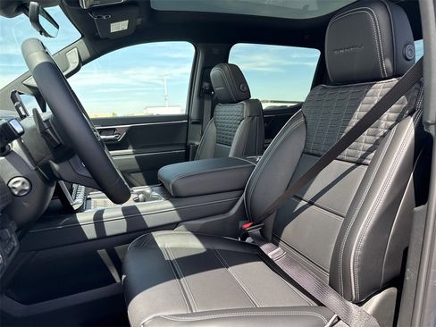 New 2025 GMC Sierra EV Denali image 16