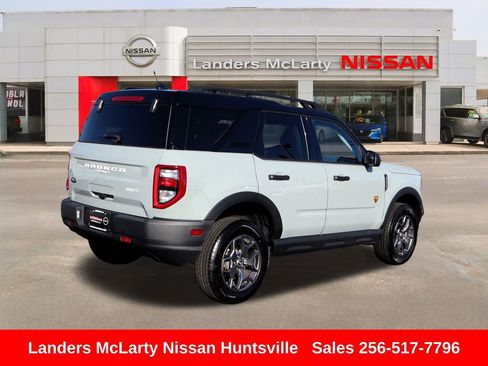 Used 2023 Ford Bronco Sport Badlands image 3