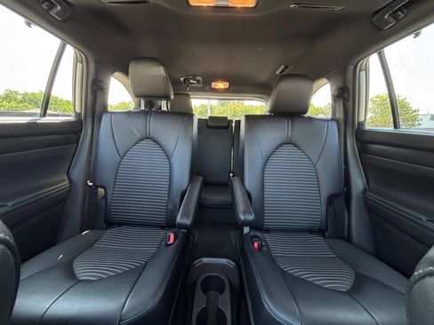 Used 2025 Toyota Highlander XSE AWD/4WD image 42