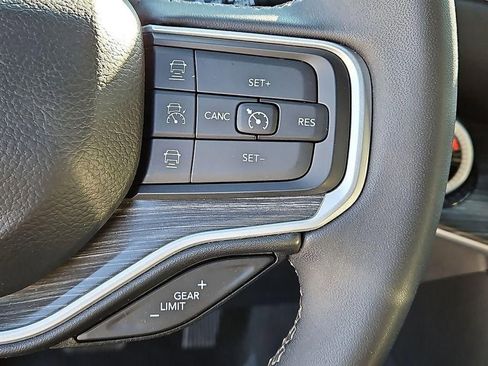 Used 2023 Jeep Wagoneer Series III w/ Preferred Equipment Group image 22