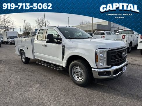New 2026 Ford F250 XL w/ XL Chrome Package image 2