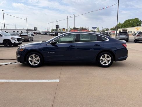 Used 2022 Chevrolet Malibu LT FWD image 7