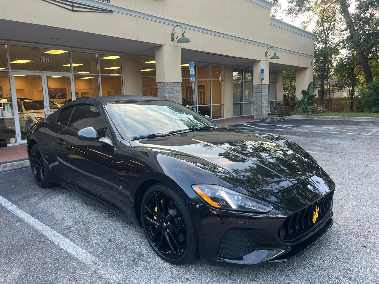 Used 2018 Maserati GranTurismo Sport RWD image 16