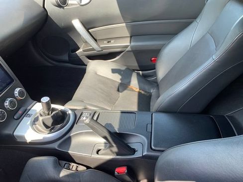 Used 2008 Nissan 350Z Touring RWD image 28