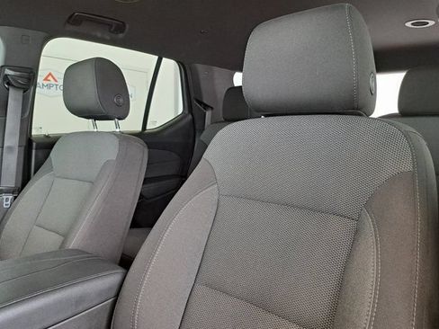 Used 2022 Chevrolet Traverse LT FWD image 24