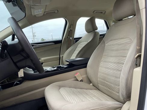 Used 2016 Ford Fusion SE image 12