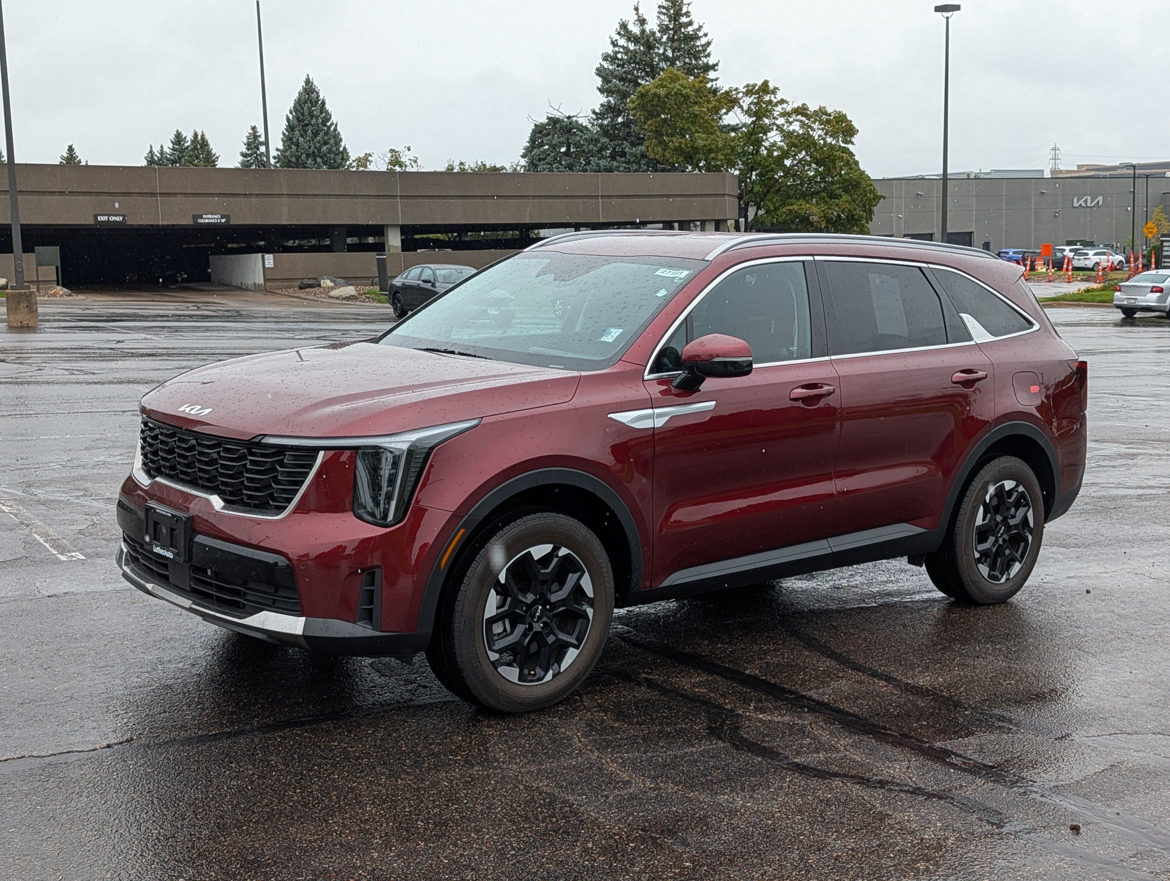 Certified 2025 Kia Sorento S AWD/4WD image 2