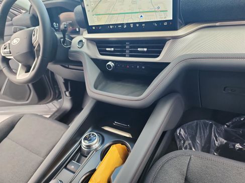 New 2025 Ford Explorer Active image 26