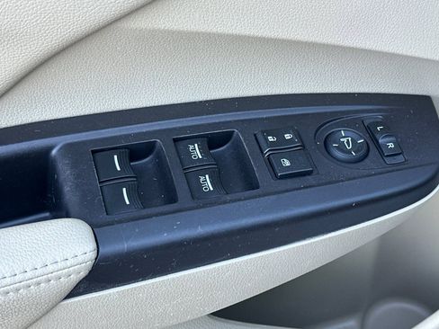 Used 2017 Acura RDX AWD w/ Technology Package image 13