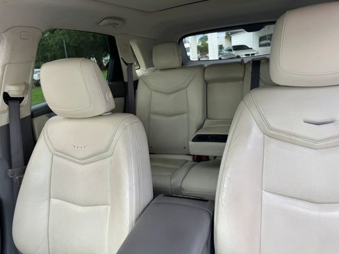 Used 2017 Cadillac XT5 Premium Luxury FWD image 13