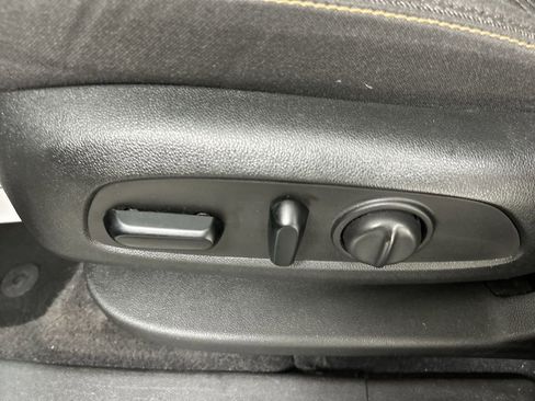 Used 2020 Chevrolet Equinox LT FWD image 10