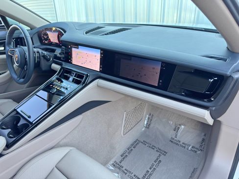 Used 2024 Porsche Panamera 4 image 15