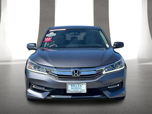 Used 2017 Honda Accord EX image 9