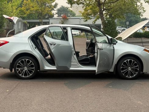 Used 2014 Toyota Corolla S w/ Driver Convenience Package FWD image 9