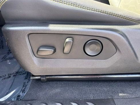 Used 2025 Chevrolet Colorado ZR2 AWD/4WD image 16
