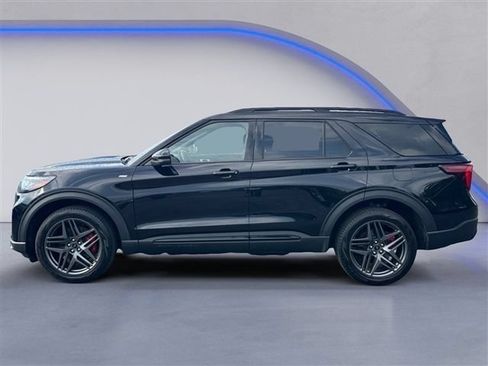 Used 2025 Ford Explorer ST-Line w/ ST-Line Street Pack AWD/4WD image 7