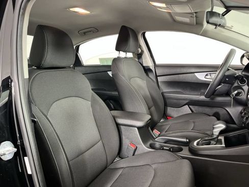 Certified 2024 Kia Forte LXS w/ LXS Technology Package FWD image 23