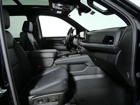 Used 2025 Chevrolet Tahoe Z71 w/ Z71 Off-Road Package AWD/4WD image 12