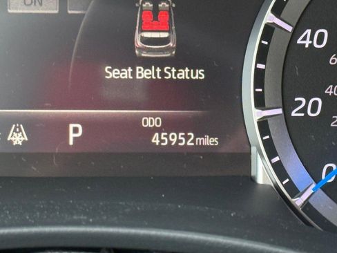 Used 2022 Toyota Highlander XLE image 22