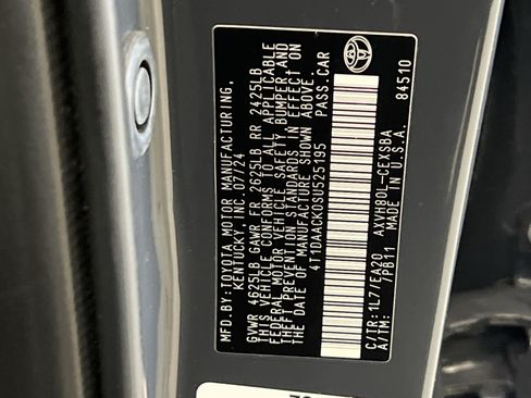 Used 2025 Toyota Camry SE FWD image 40