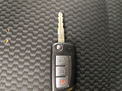 Used 2021 Nissan Rogue Sport S image 32