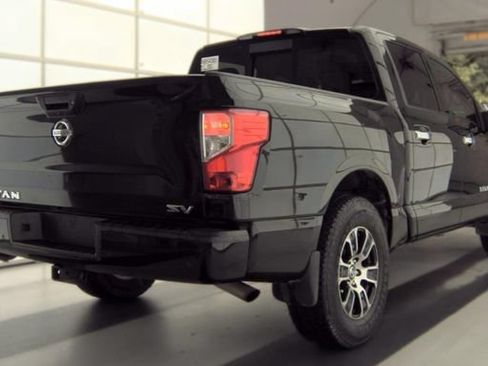 Used 2020 Nissan Titan SV w/ SV Convenience Package RWD image 27