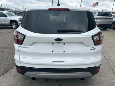Used 2017 Ford Escape SE image 6