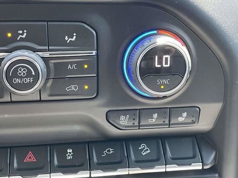 Used 2022 Chevrolet Silverado 2500 LTZ w/ LTZ Convenience Package AWD/4WD image 18