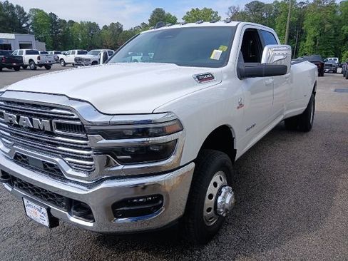 New 2026 RAM 3500 Laramie AWD/4WD image 13
