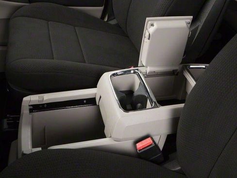 Used 2012 Dodge Grand Caravan SE FWD image 17