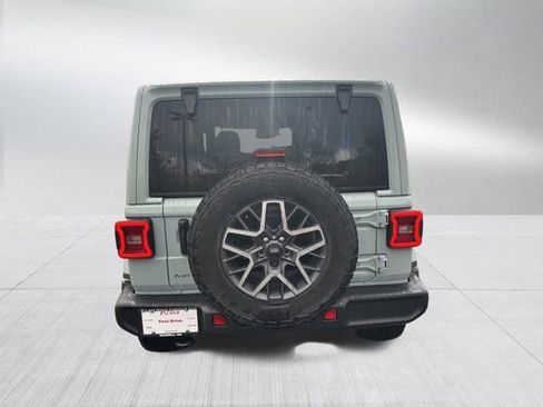 Certified 2024 Jeep Wrangler Sahara w/ Technology Group image 7