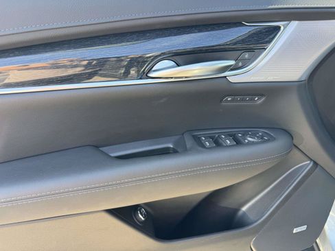 Certified 2023 Cadillac XT5 Premium Luxury AWD/4WD image 18