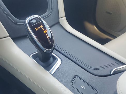 Used 2017 Cadillac XT5 Luxury image 21