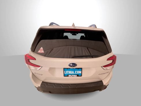 Used 2020 Subaru Forester Premium AWD/4WD image 7