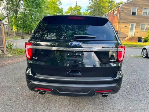 Used 2018 Ford Explorer XLT w/ Equipment Group 202A AWD/4WD image 5