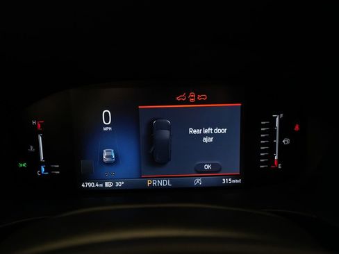 Used 2024 Ford Escape ST-Line Select w/ Tech Pack #1 AWD/4WD image 2