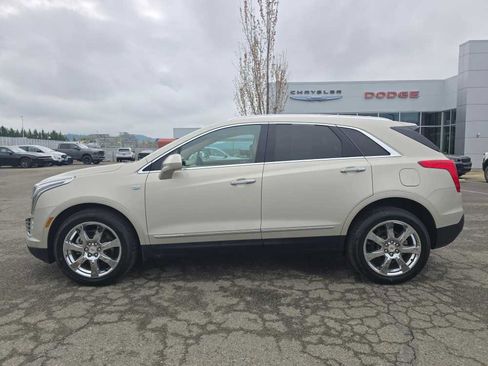 Used 2017 Cadillac XT5 Platinum w/ Driver Assist Package image 2