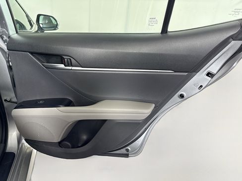 Used 2020 Toyota Camry LE w/ Convenience Package image 34