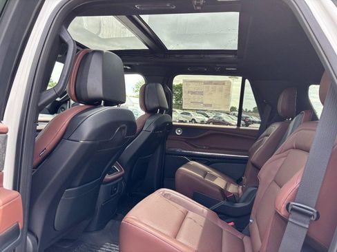 New 2026 Lincoln Navigator Reserve AWD/4WD image 11